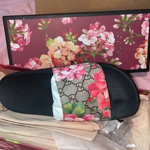 BRAND NEW Gucci Bloom Slides